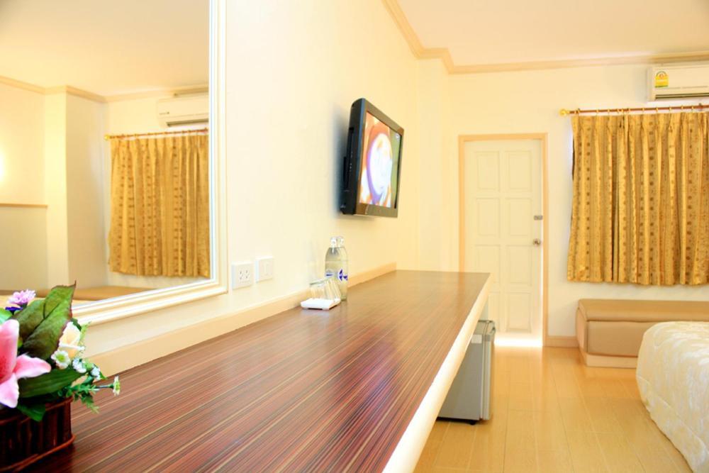 P.A. Ville Hotel Nakhon Sawan Exterior photo