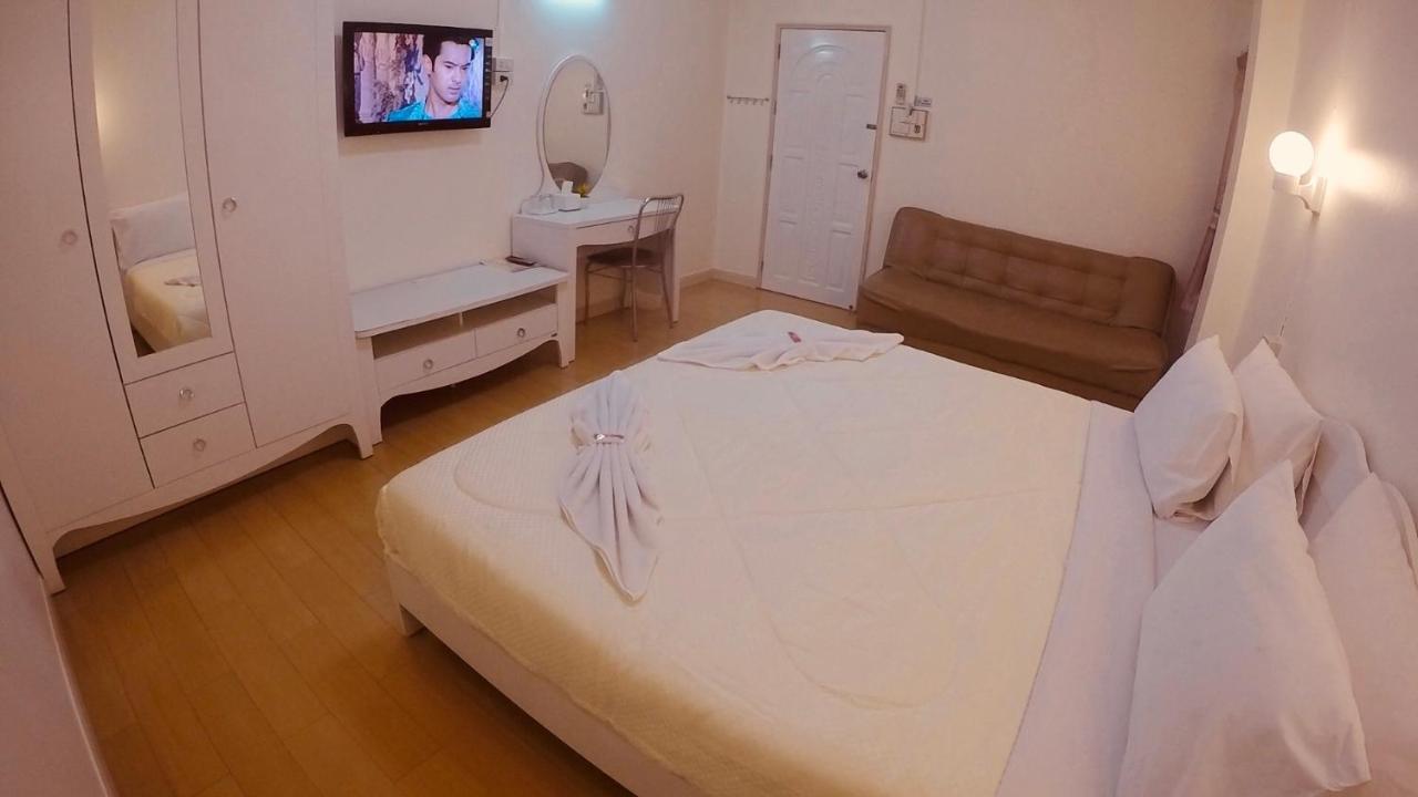 P.A. Ville Hotel Nakhon Sawan Exterior photo